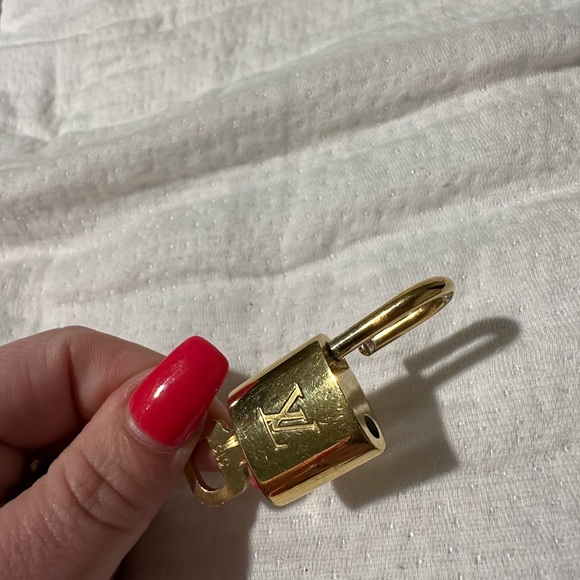 Authentic Lv lock and key - Picture 5 of 5